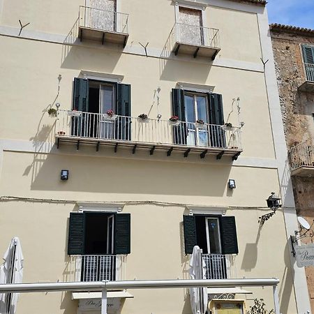 Palazzo Tranfo Al Duomo Accommodation Tropea Esterno foto