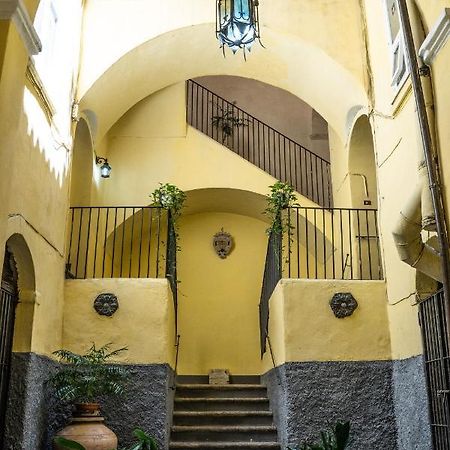 Palazzo Tranfo Al Duomo Accommodation Tropea Esterno foto