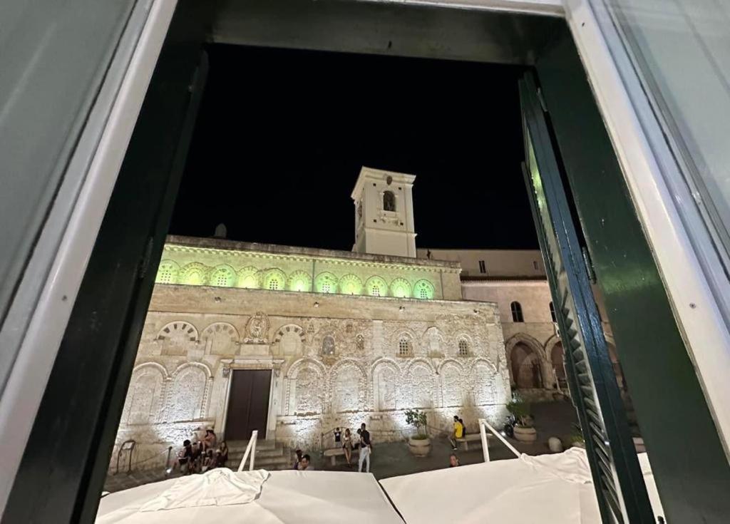 Palazzo Tranfo Al Duomo Accommodation Tropea Esterno foto