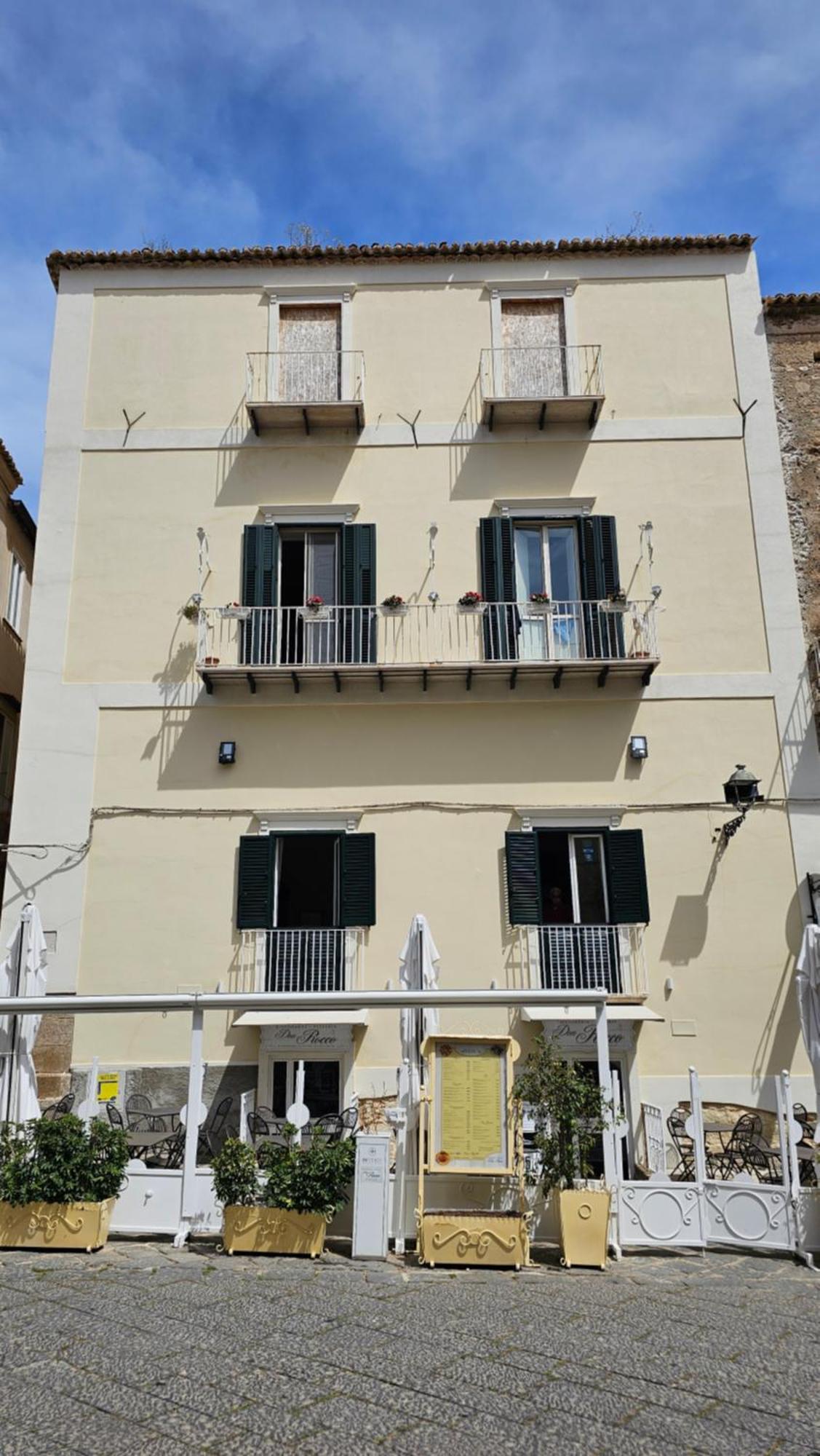 Palazzo Tranfo Al Duomo Accommodation Tropea Esterno foto