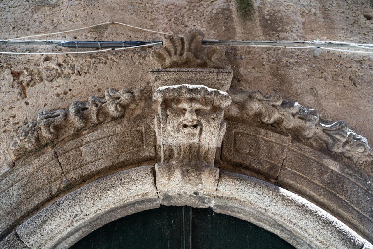 Palazzo Tranfo Al Duomo Accommodation Tropea Esterno foto