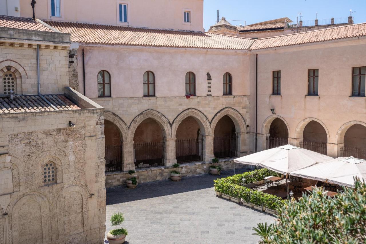 Palazzo Tranfo Al Duomo Accommodation Tropea Esterno foto